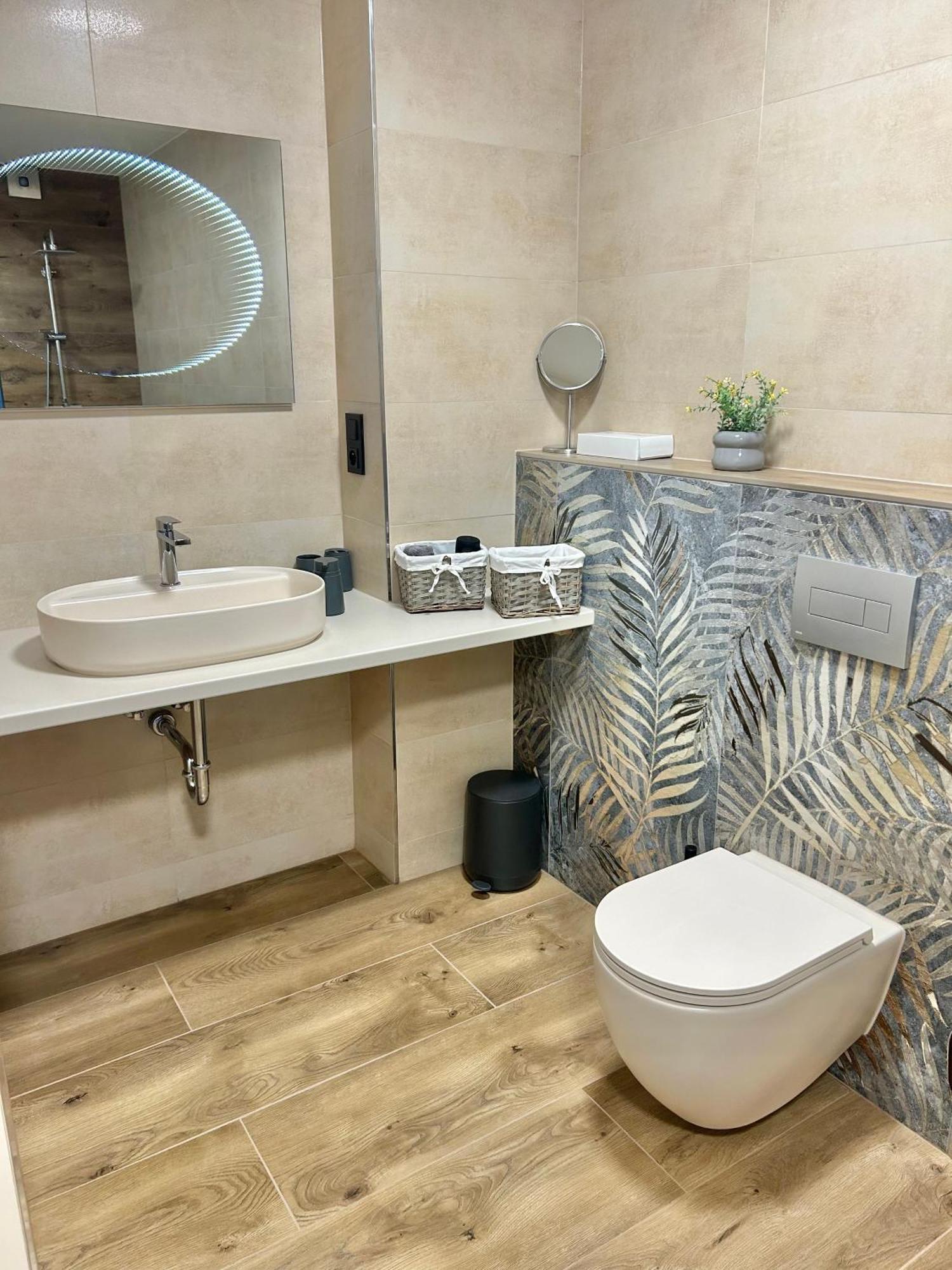 קרלובי וארי Apartment Dita מראה חיצוני תמונה